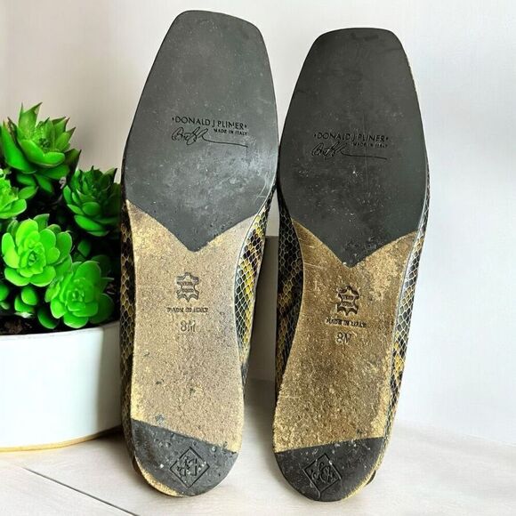 Donald J. Pliner Italian Leather Flat Pumps / SZ: 8 / EUC - Picture 7 of 8